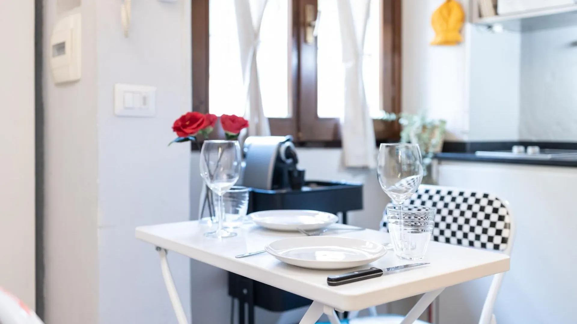 Two Steps From-Duomo Design One Room Flat Μιλάνο Διαμέρισμα